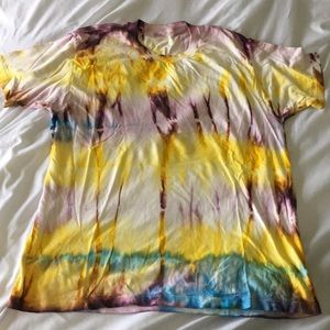 🌟Hand-Dyed Tie-Dye T-Shirt, yellow purple blue size Large